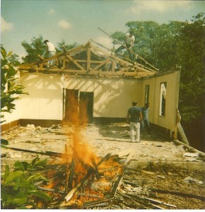 La 1ère chapelle finit dans les flammes